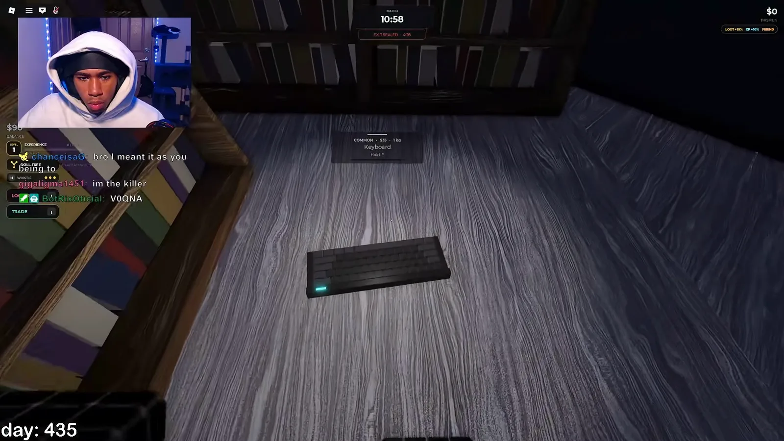 Carrying a stolen laptop through the Office map in Steal Or Die while its value shows on screen